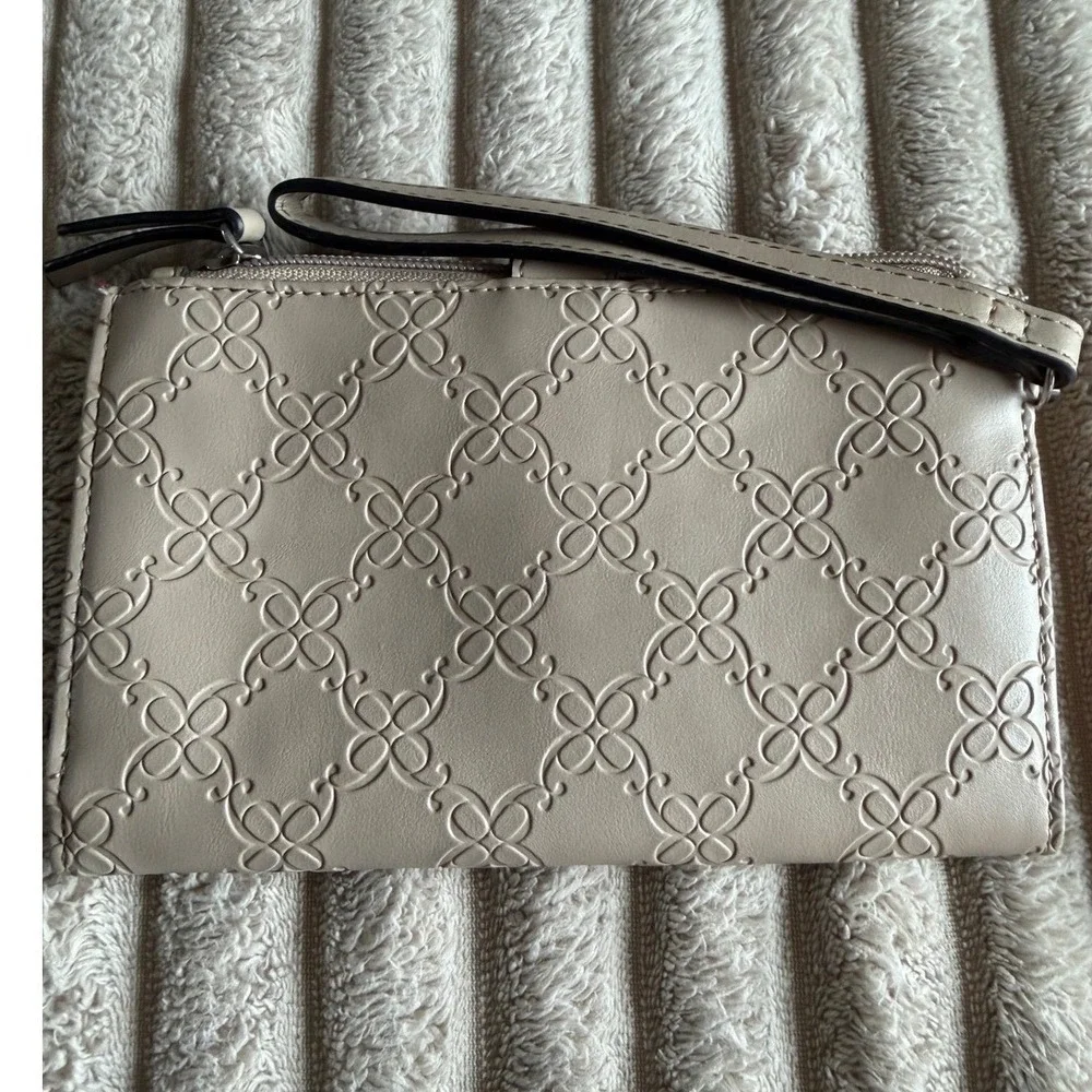 Nine‎ West Beige Embossed Logo Wristlet Wallet Triple Compartment Clutch